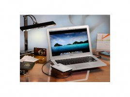 Hitachi G-Drive slim s MacBookem