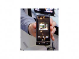 LG smartphone Optimus 7