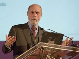 646px-Vint_Cerf,_Bangalore_2007_3