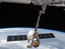 SpaceX Dragon s ISS