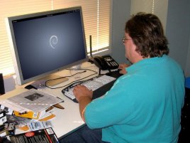 Gabe Newell - Debian Linux