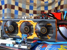 Sapphire Radeon R9 270X TOXIC běžící