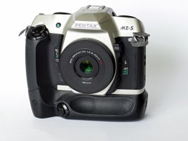Pentax MZ-S + Pentax DA 40mm f/2.8 XS_