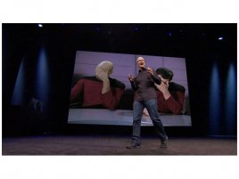 Tim Cook facepalm fotomontáž