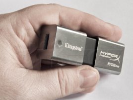Kingston HyperX Predator 512 GB v ruce