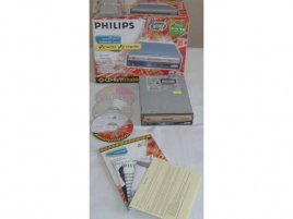 Obr: Philips CD-RW 400 (4 4 32, IDE)