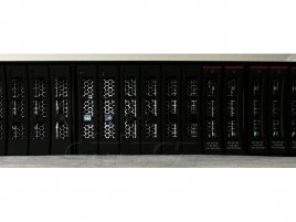 IBM Storwize V3700 - přední panel